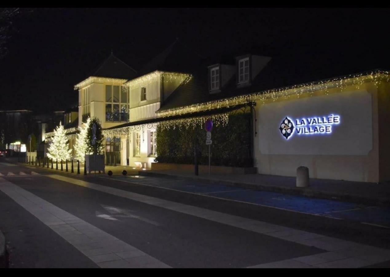 Studio A 1 Kilometre De Disneyland Paris Montévrain Eksteriør billede